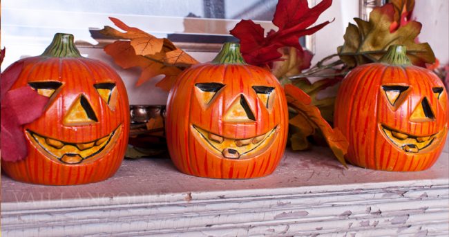 Pumpkins making their way to the fall decoration themes