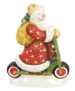 2005 CWPW Father Christmas in Red on Scooter