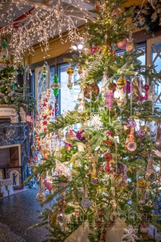 Egyptian Glass combined with traditional German combine to bring together a tree that is show stopping.