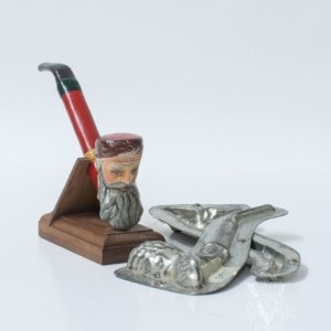 Father Christmas Pipe with Wooden Stand (Original with Mould)