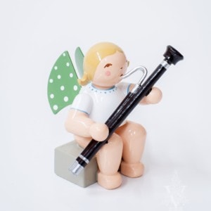 Grünhainichen Angel with Bassoon, Sitting