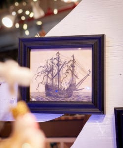 1520 English Ship (Black Frame)