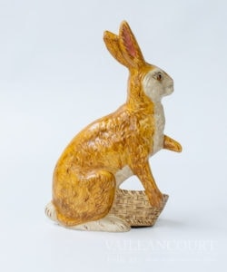 Classic Rabbit with Paw out