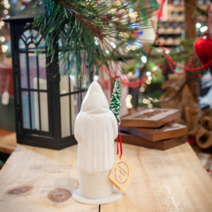 Ino Schaller Santa White & Red Berry Decor