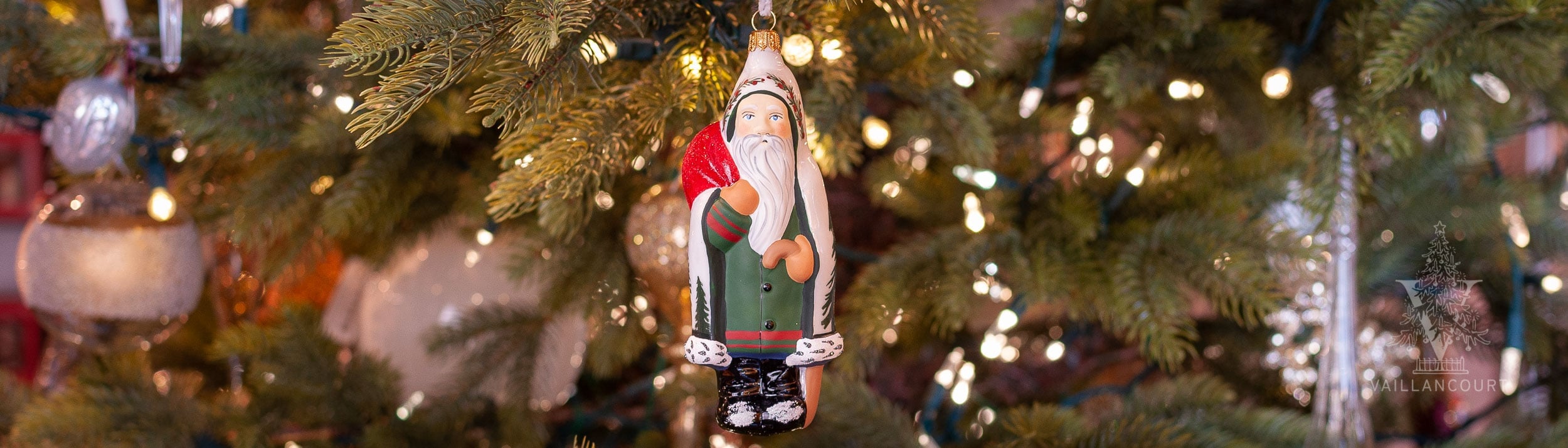 Included for the 2021 Vaillancourt Ornament collection is the new Pearlized Schernsnitte Santa, VFA Nr. OR21501
