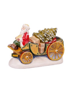 Old Sturbridge Village Santa Driving Carriage