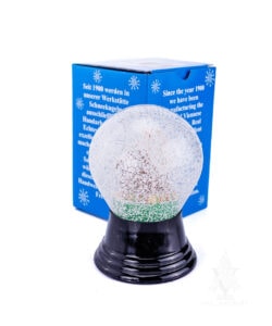 Perzy Snowglobe ? Gingerbread House