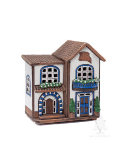 Keramik Tudor with Flowers & Blue Trim