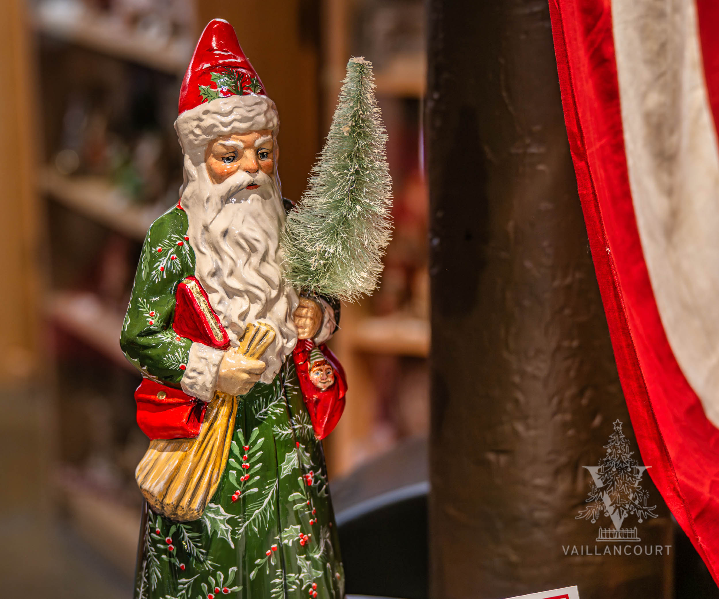 The Holly and Ivy Statement Santa by Judi, VFA Nr. 26064
